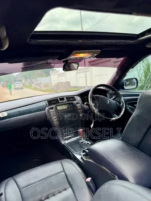 Toyota Crown 2006 Black