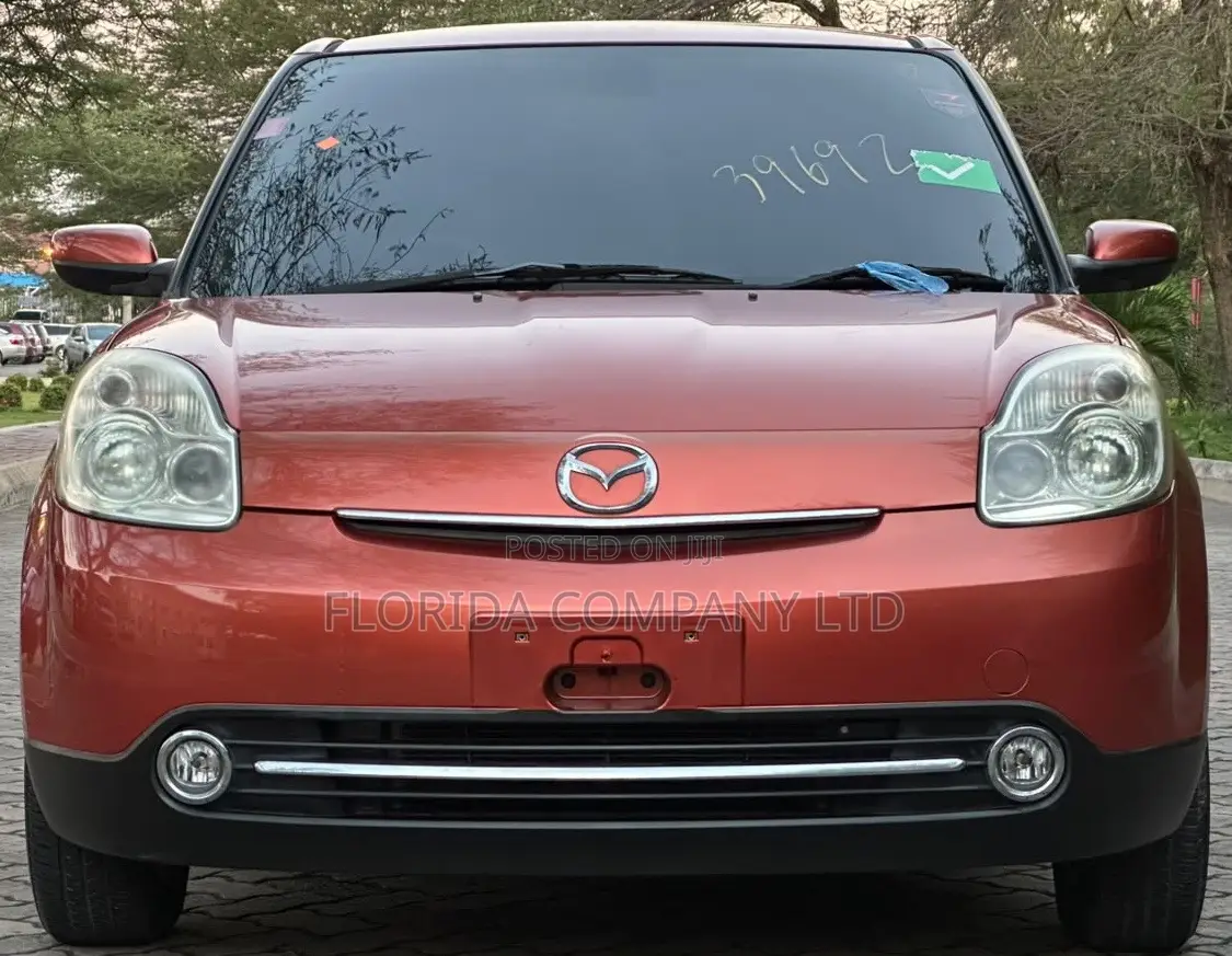 Mazda Verisa 2010 Orange