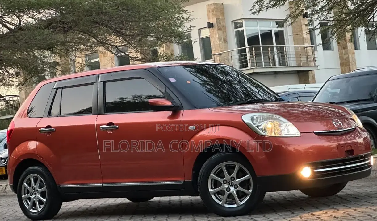 Mazda Verisa 2010 Orange