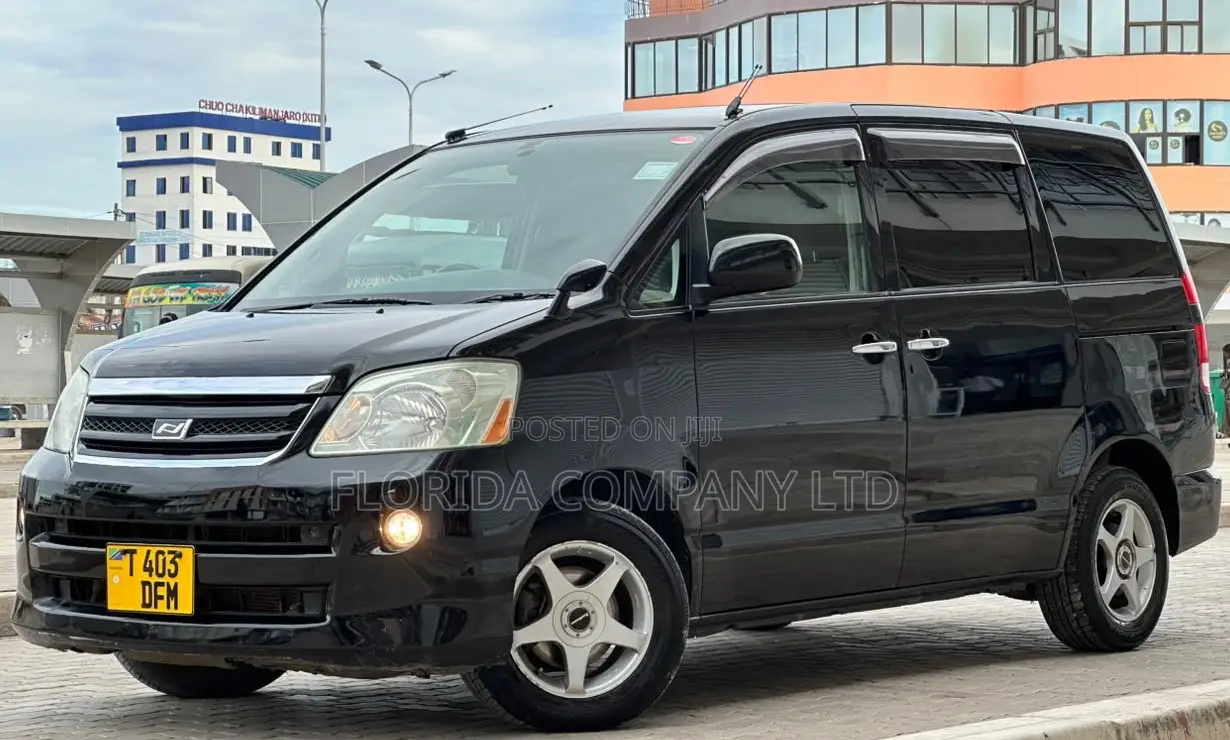 Toyota Noah 2006 Black