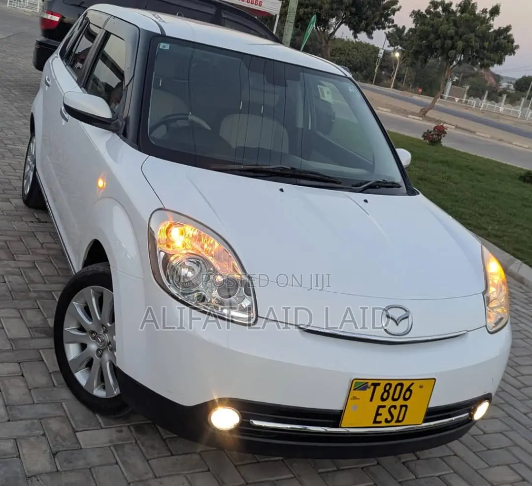 Mazda Verisa 2010 White