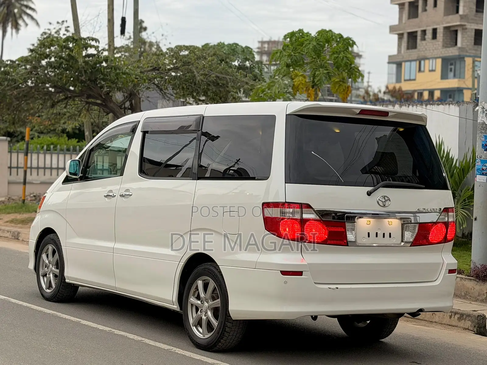 Toyota Alphard 2005 White