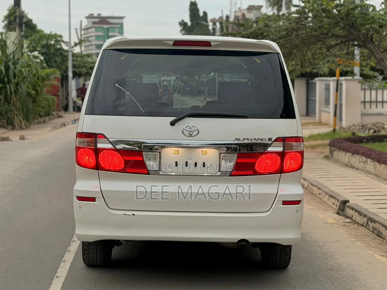 Toyota Alphard 2005 White