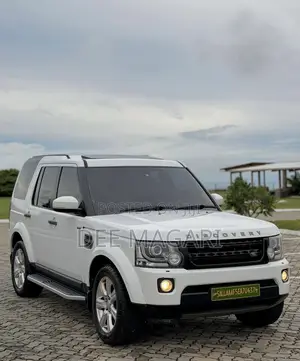 Land Rover Discovery 2012 White