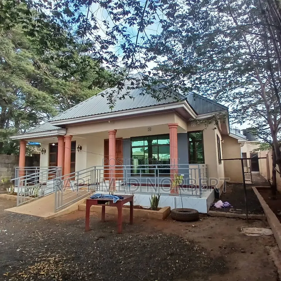 6bdrm House in Tanzania Real, Central Business Area for rent