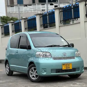 Toyota Porte 2007