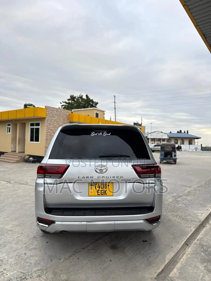 Toyota Land Cruiser 2013 Silver