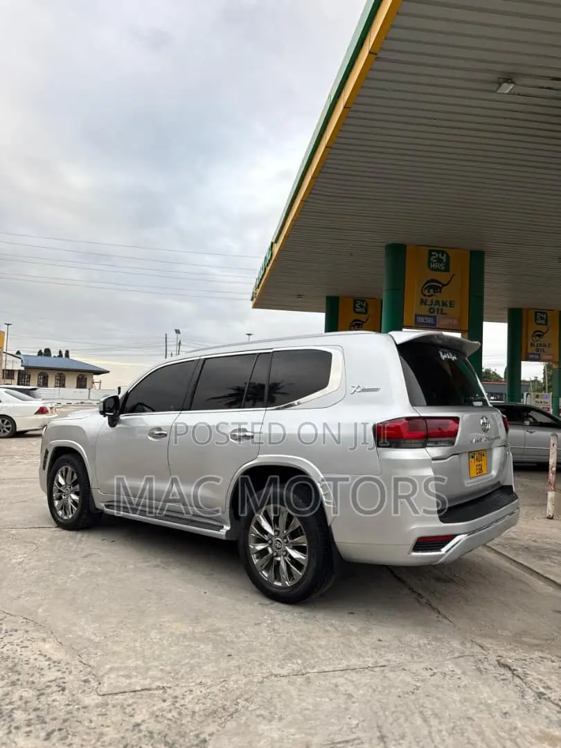 Toyota Land Cruiser 2013 Silver