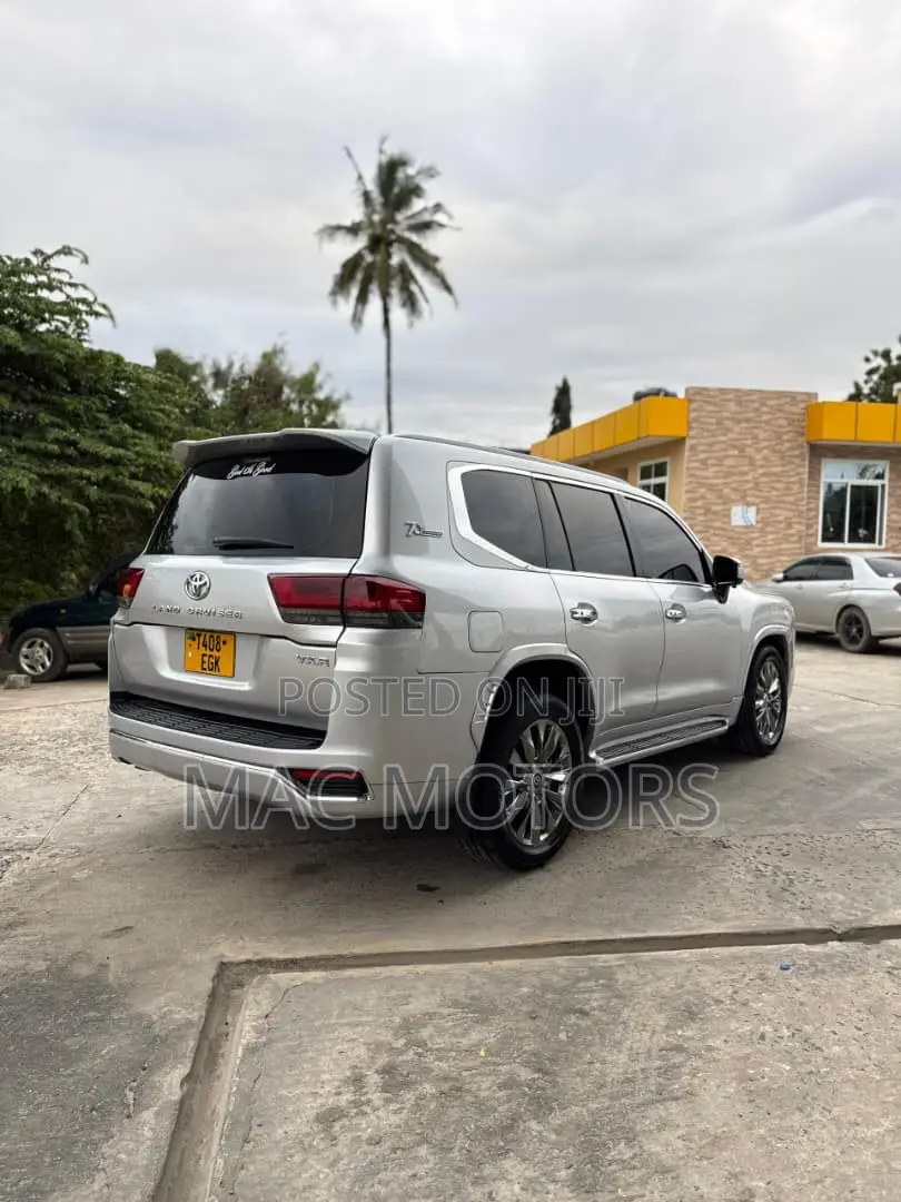 Toyota Land Cruiser 2013 Silver