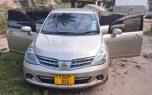 Nissan Tiida 2003 Beige