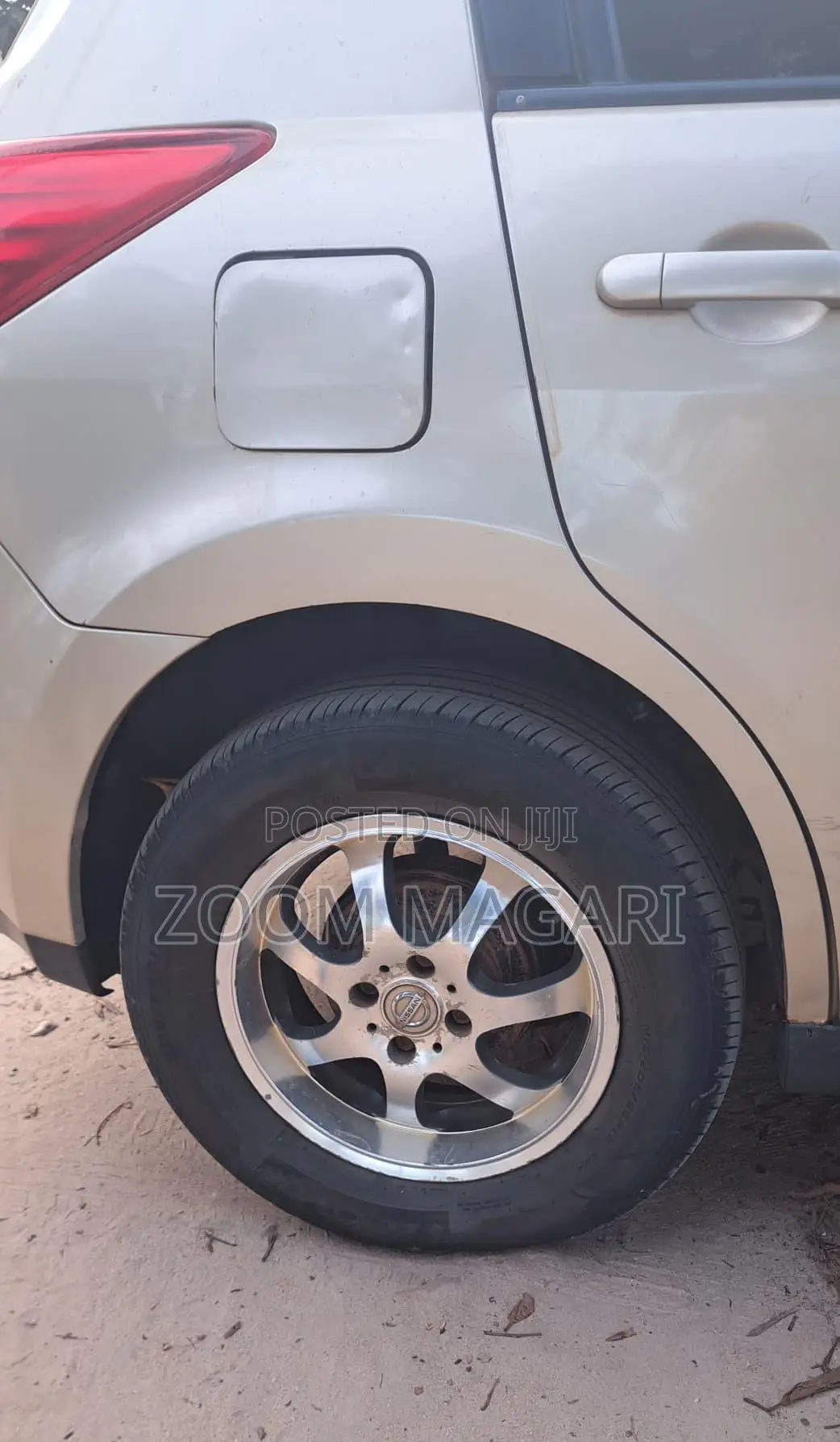 Nissan Tiida 2003 Beige