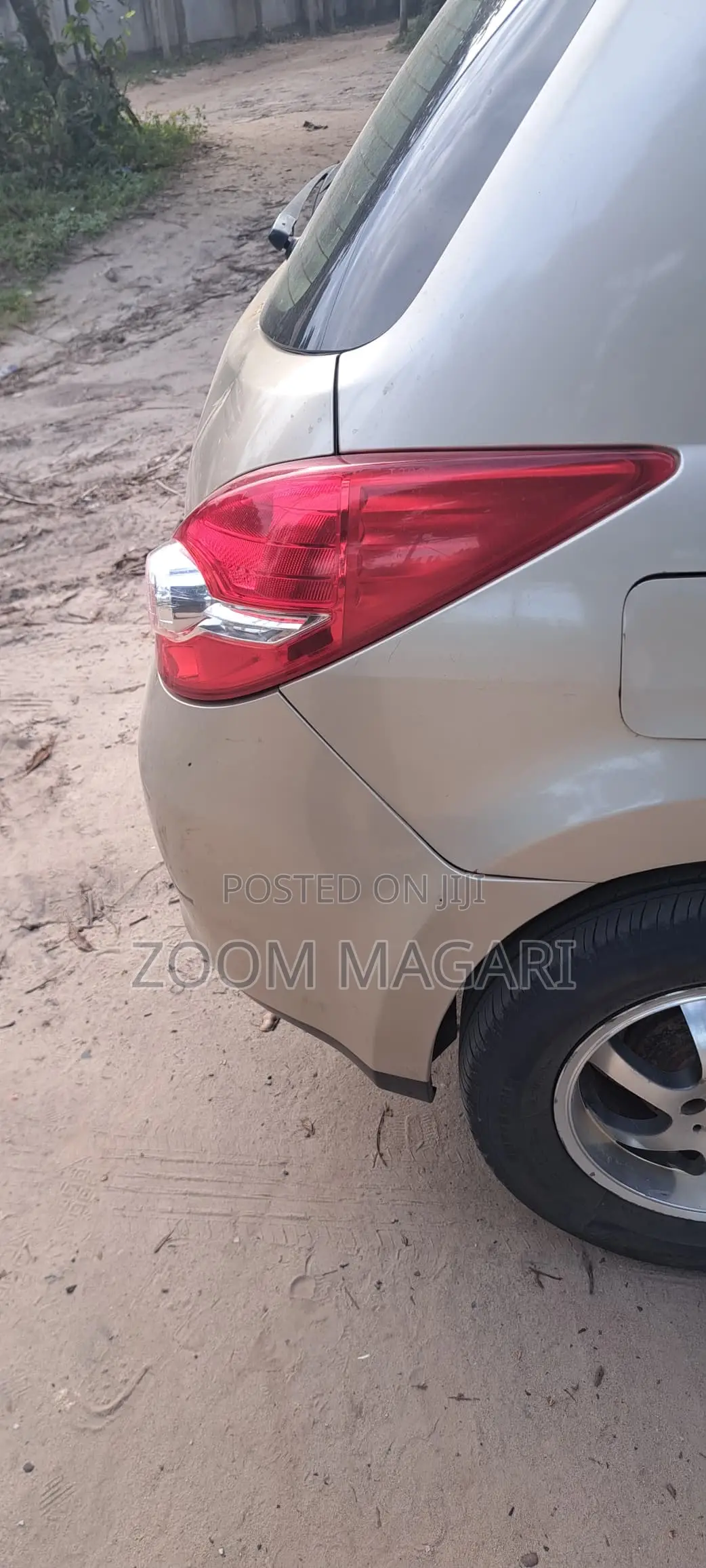 Nissan Tiida 2003 Beige