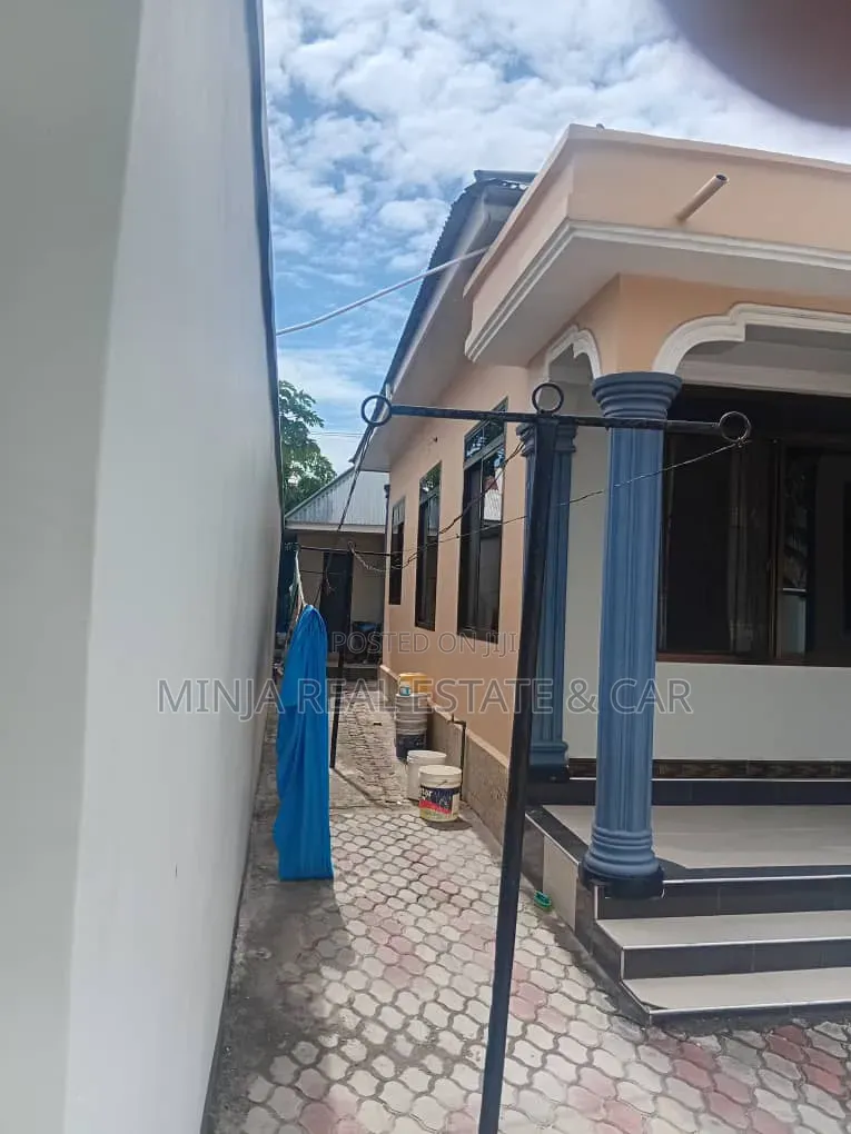 5bdrm House in Pugu for sale