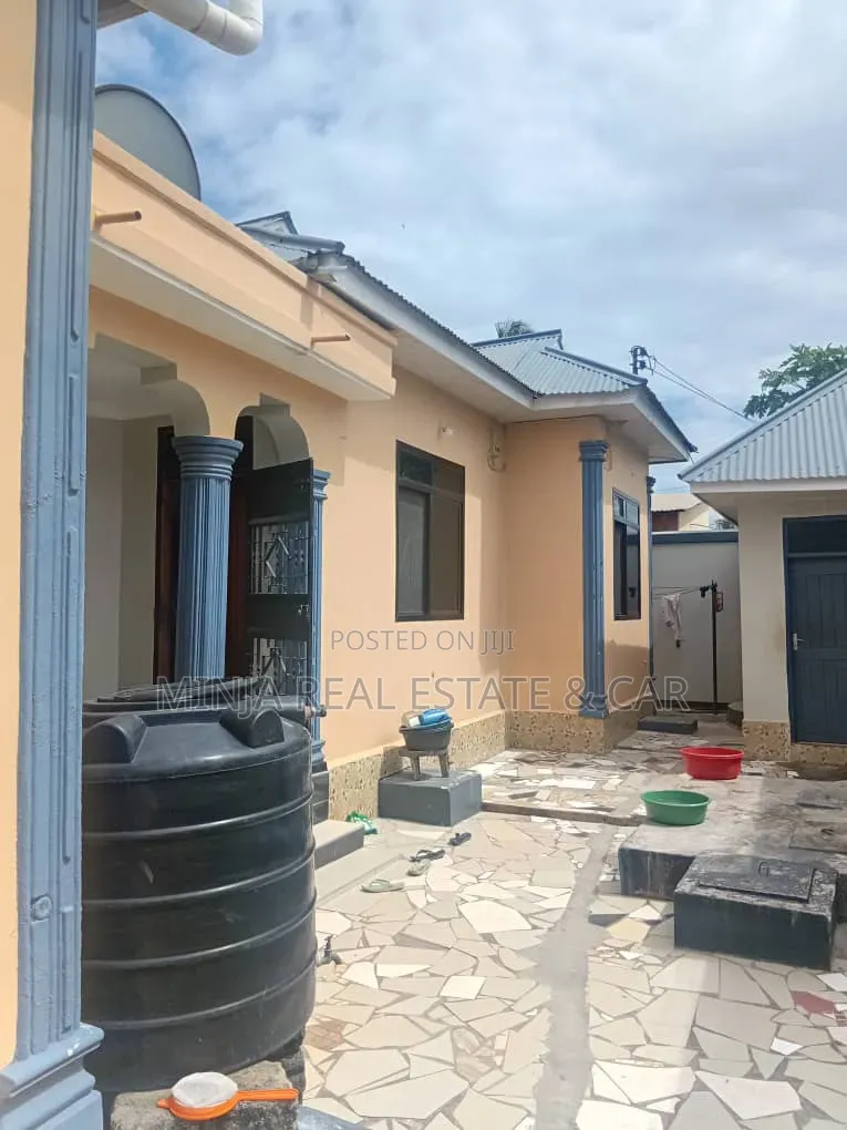 5bdrm House in Pugu for sale