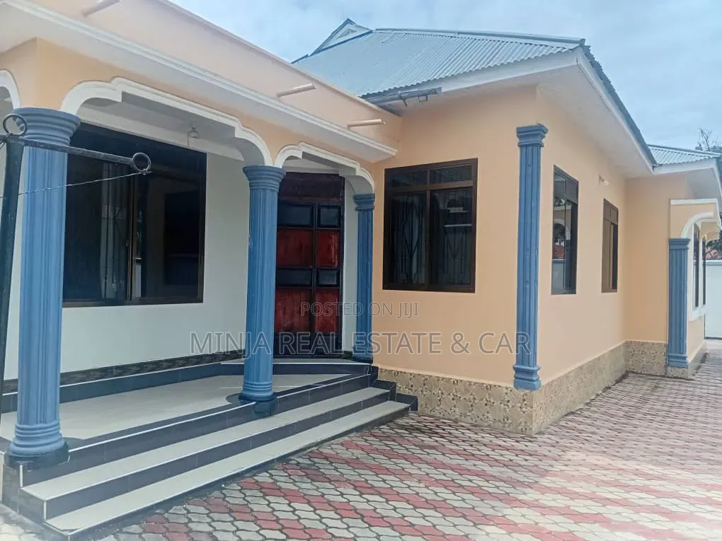5bdrm House in Pugu for sale
