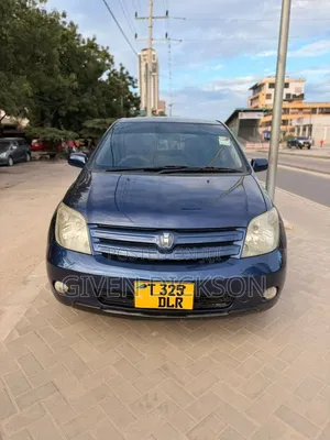 Toyota IST 2004 Blue