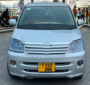 Toyota Noah 2005 Silver