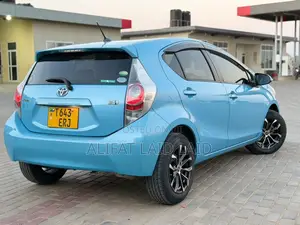 Toyota Aqua 2013 Blue