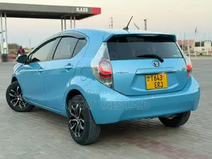 Toyota Aqua 2013 Blue