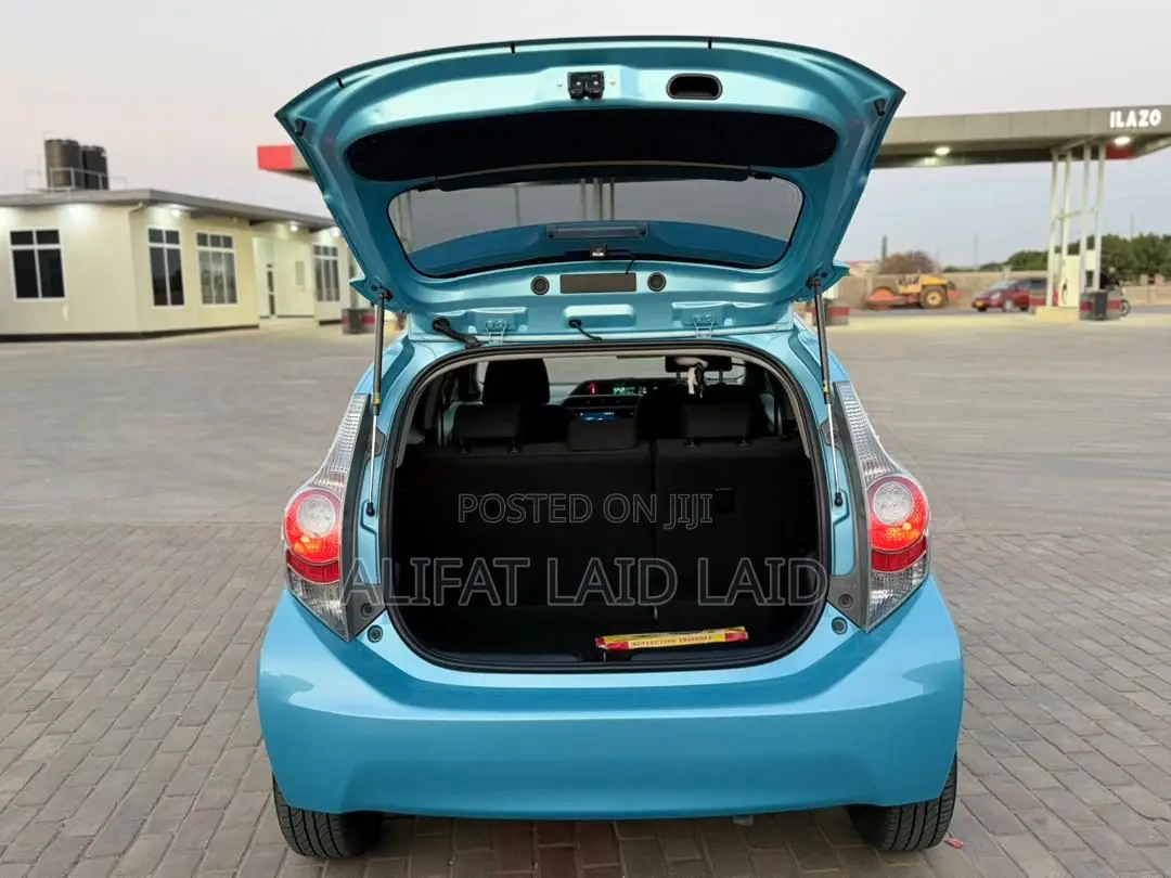 Toyota Aqua 2013 Blue