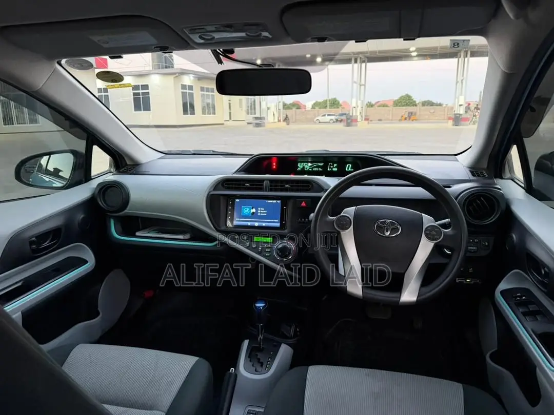 Toyota Aqua 2013 Blue