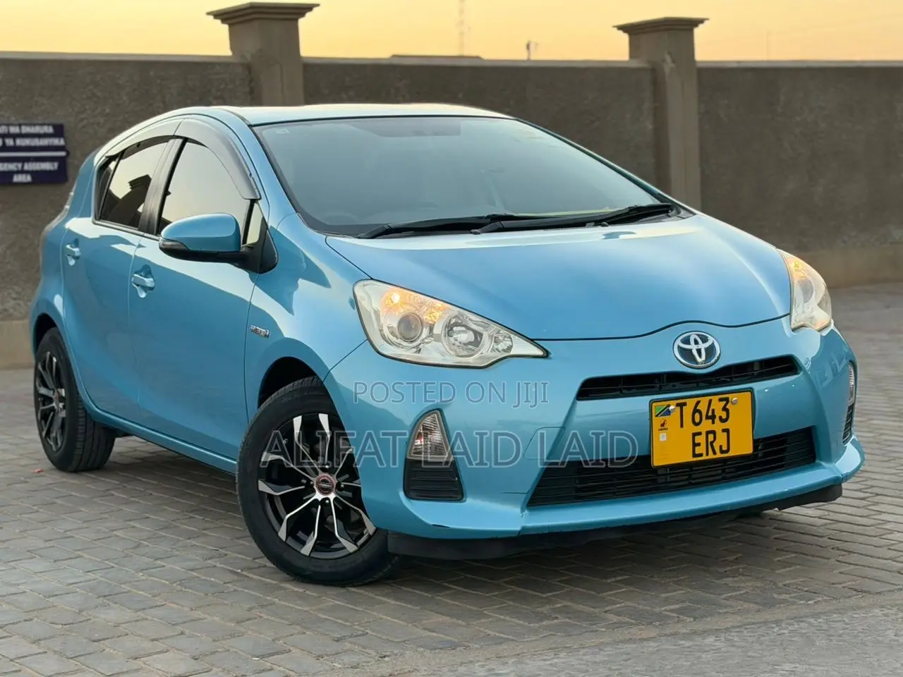 Toyota Aqua 2013 Blue