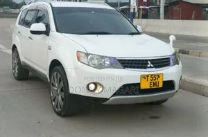 Mitsubishi Outlander 2010 White