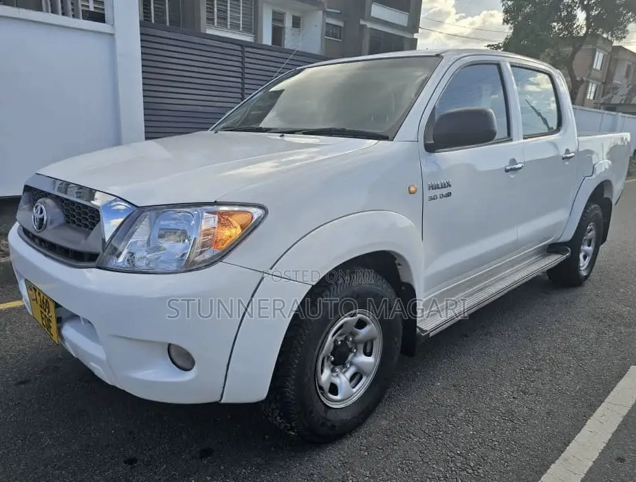 Toyota Hilux 2008 White
