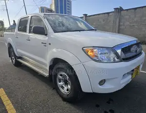 Toyota Hilux 2008 White