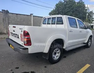 Toyota Hilux 2008 White