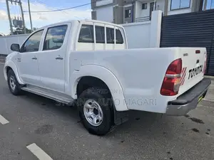 Toyota Hilux 2008 White