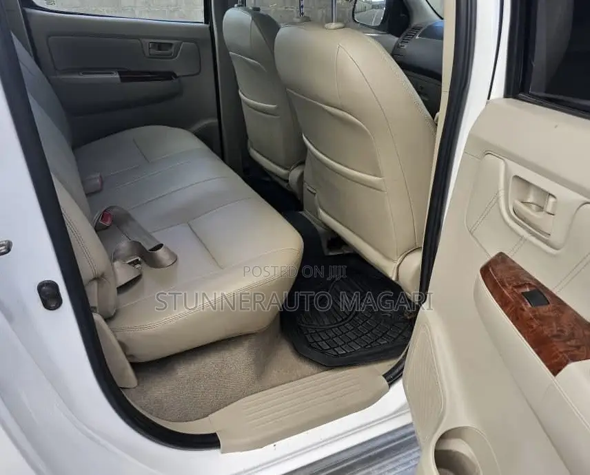 Toyota Hilux 2008 White
