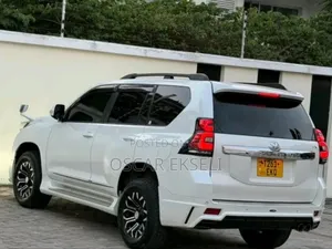 Toyota Land Cruiser Prado 2016 White