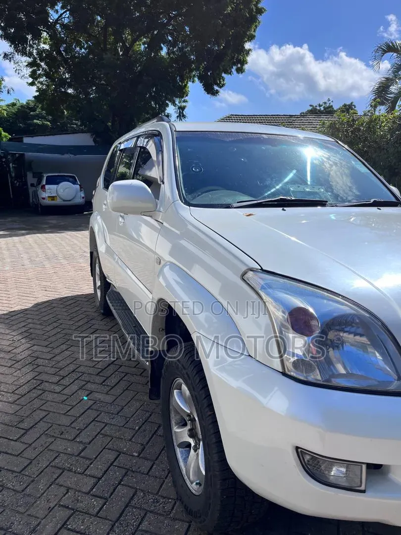 Toyota Land Cruiser Prado 2007 White