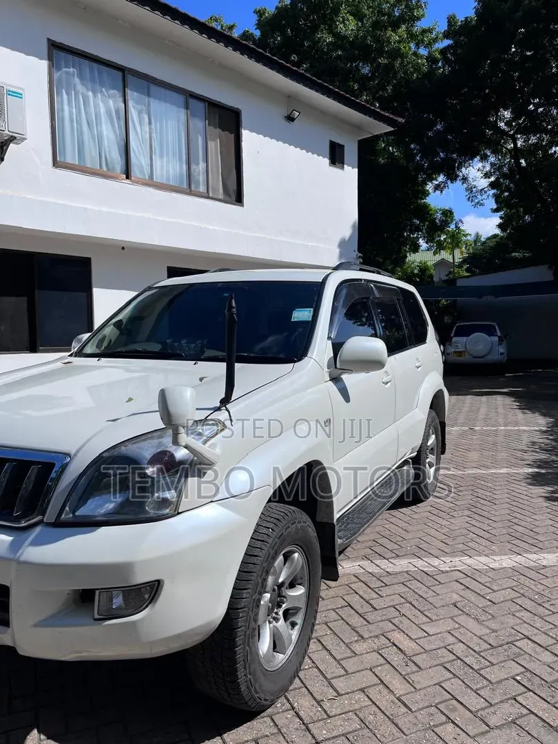 Toyota Land Cruiser Prado 2007 White