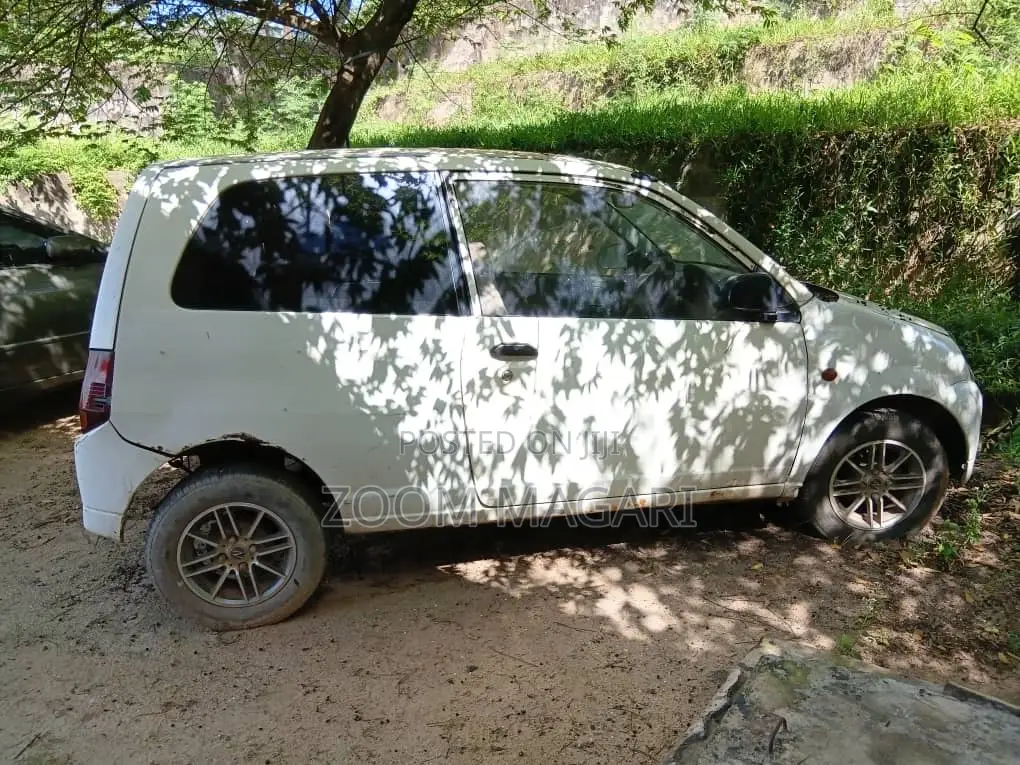 Mitsubishi Minica Automatic 2002 White