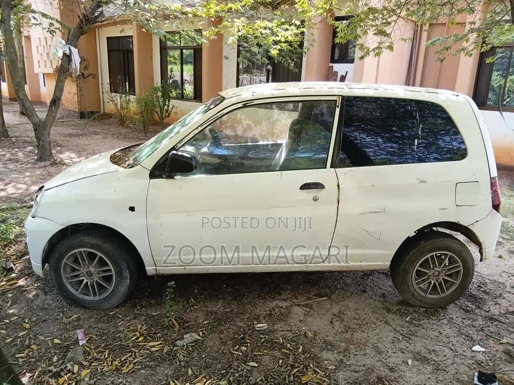 Mitsubishi Minica Automatic 2002 White
