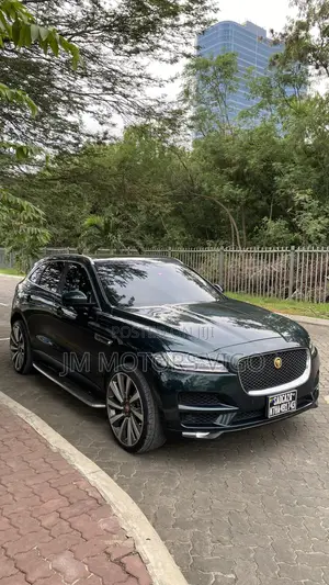 Jaguar F-Pace 2018 Green