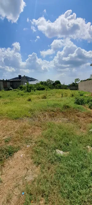 Kiwanja Kinauzwa Mbweni Mpiji Mtaa Mzuri