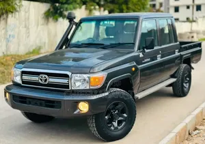 Toyota Land Cruiser 2022 Gray