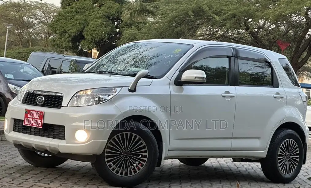 Toyota Rush 2010 White