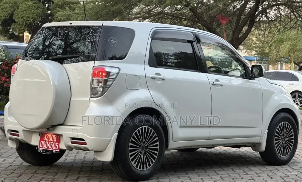 Toyota Rush 2010 White