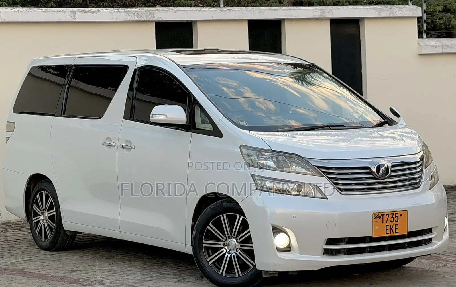 Toyota Vellfire 2012 White