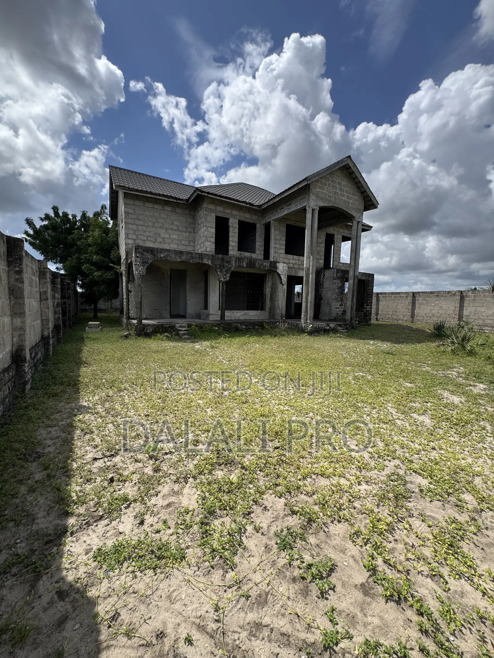5bdrm Mansion in Kigamboni for sale