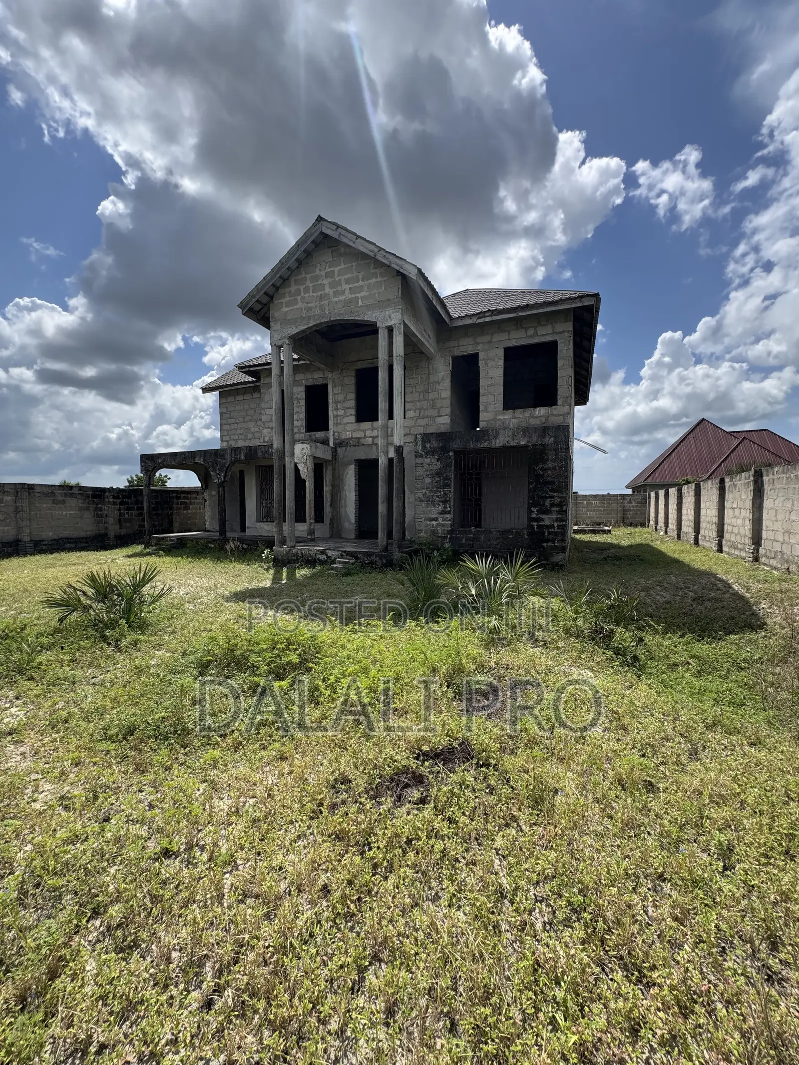 5bdrm Mansion in Kigamboni for sale