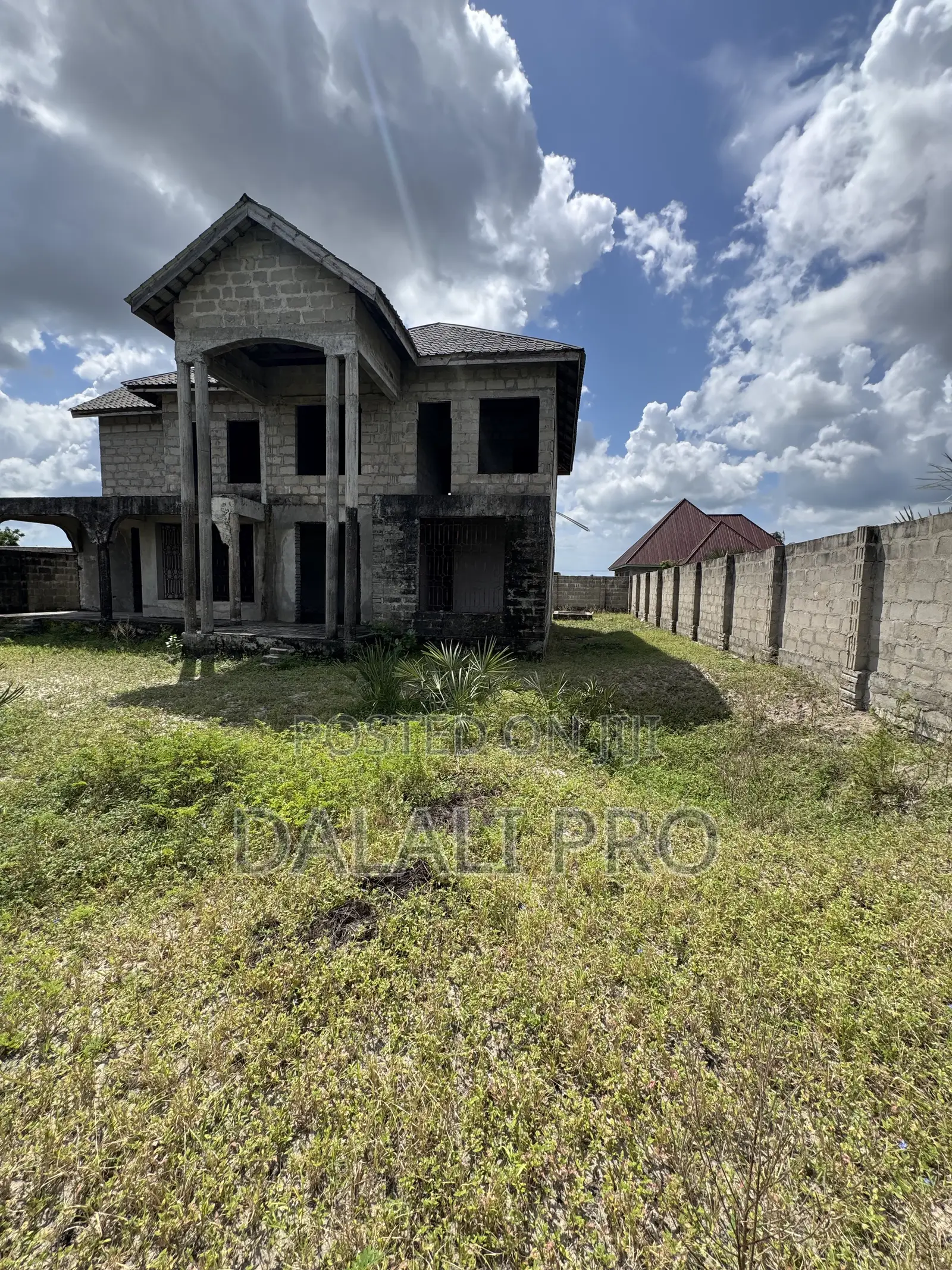 5bdrm Mansion in Kigamboni for sale