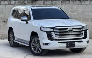 Toyota Land Cruiser LC300 2024 Pearl