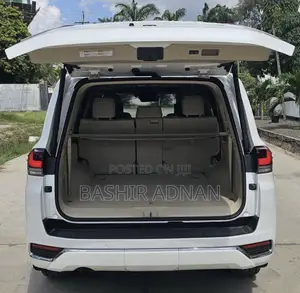 Toyota Land Cruiser LC300 2024 Pearl