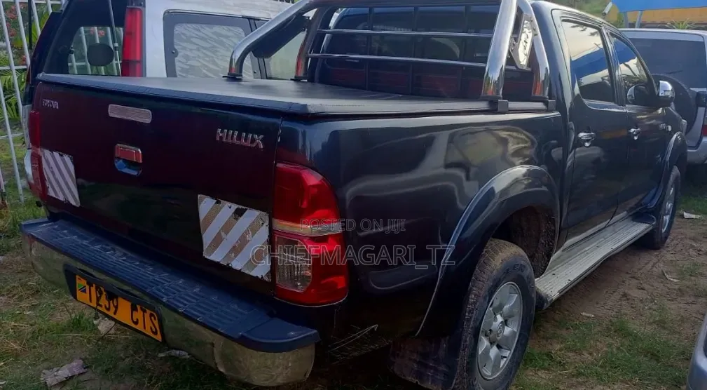 Toyota Hilux 2013 Gray