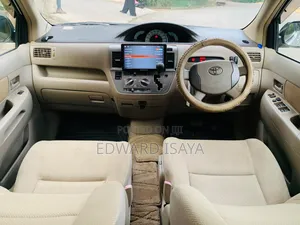 Toyota Raum 2005 Gray